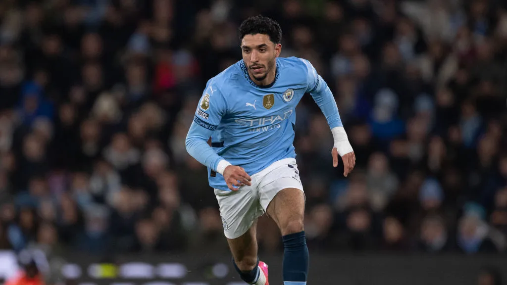 برشلونة وعمر مرموش